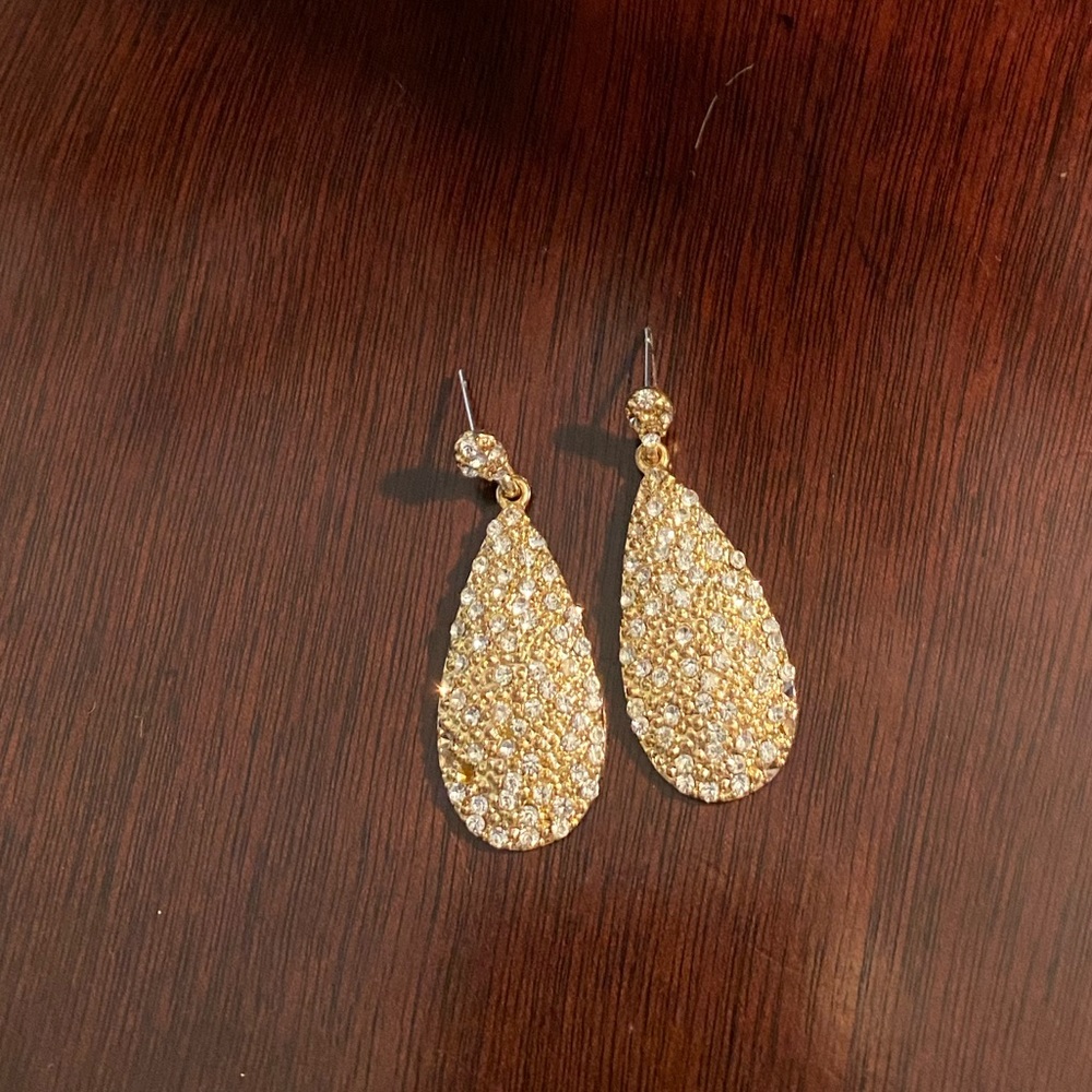 ❗️Gold earrings ❗️BUNDLE TO SAVE 🛒📥✂️